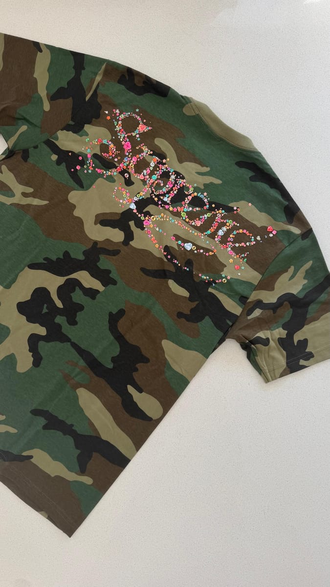 Supreme Rhinestone Script S/S Top "Camuflado"