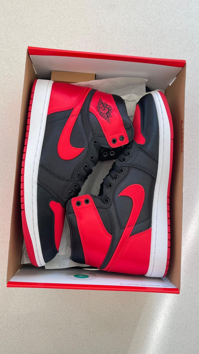 Jordan 1 Retro High OG Satin Bred (Women's) "Black/University Red/White"